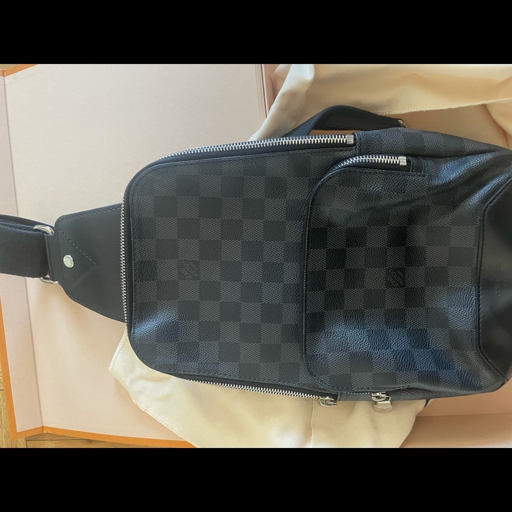 Avenue Sling Bag Damier Graphite